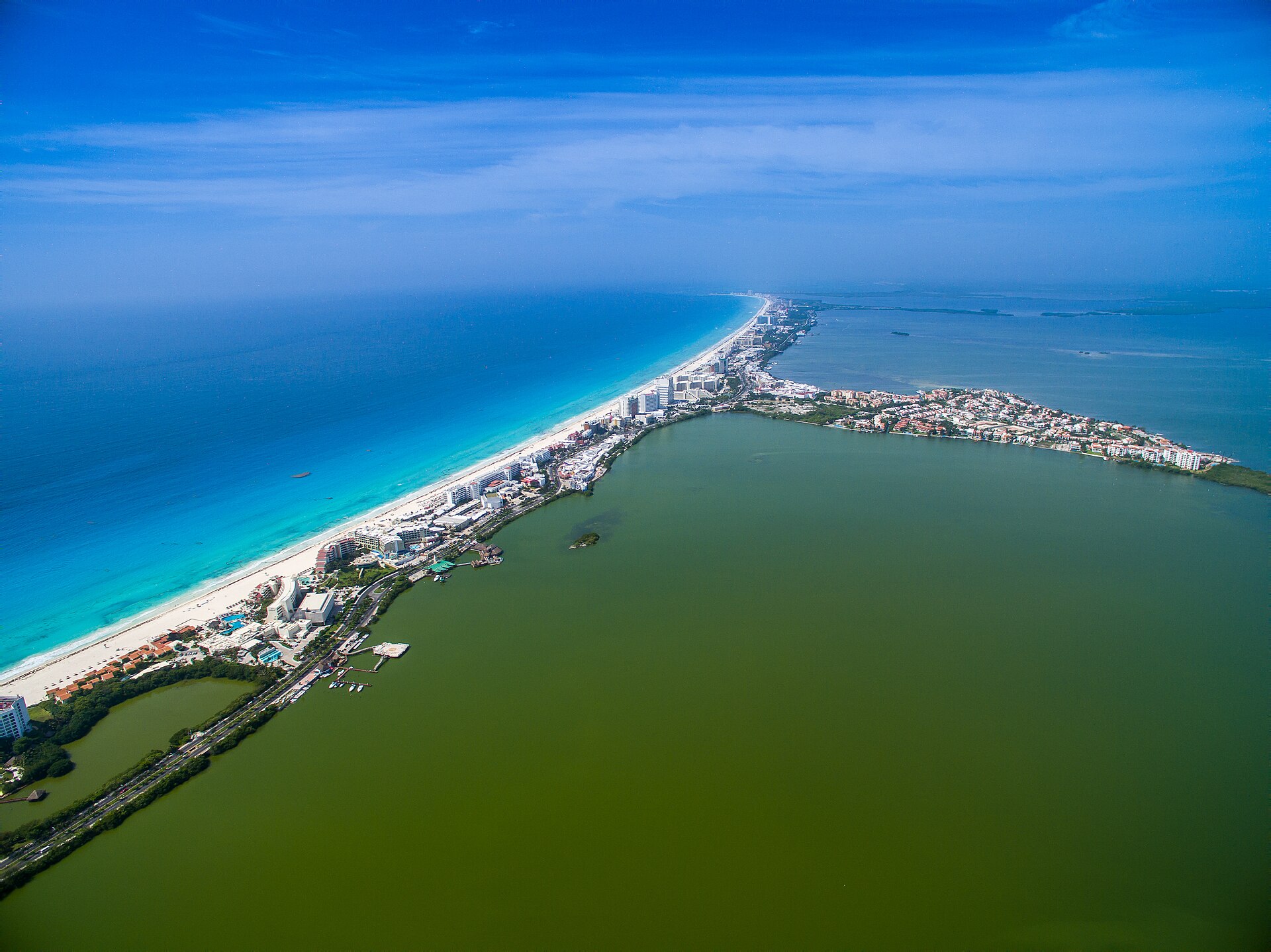 Cancun hotels: aerial view of the Hotel Zone