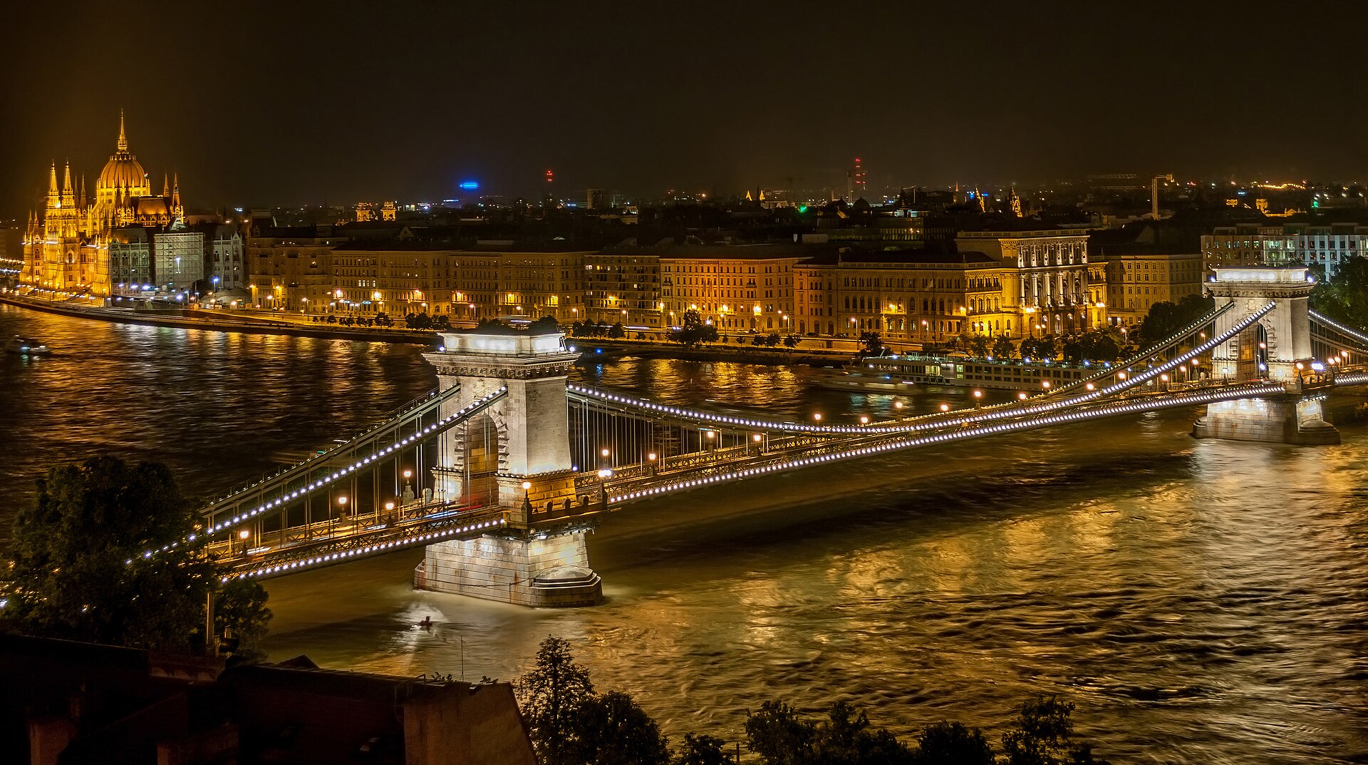 Budapest 3-day itinerary: Széchenyi Chain Bridge lit up at night over the Danube