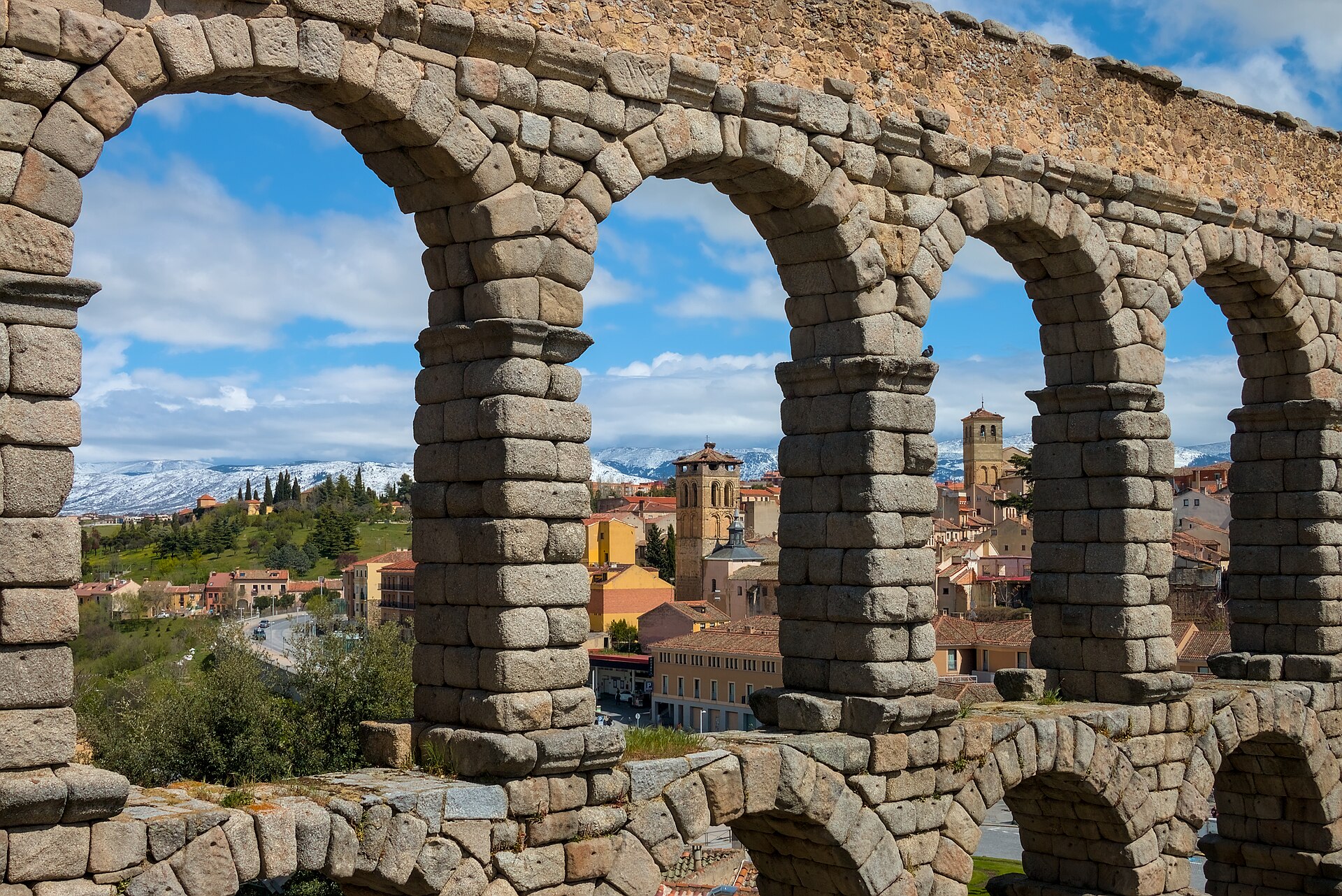 The Roman aqueduct rising over Segovia's old town