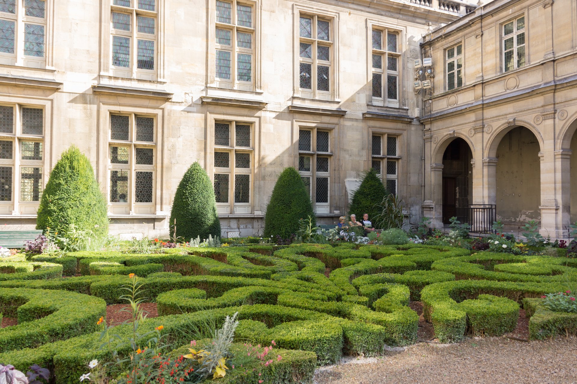 Garden courtyard of the Musée Carnavalet in Le Marais, Paris