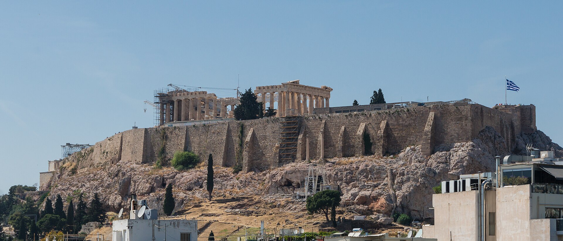 Athens in 3 Days itinerary: the Parthenon on the Acropolis at golden hour
