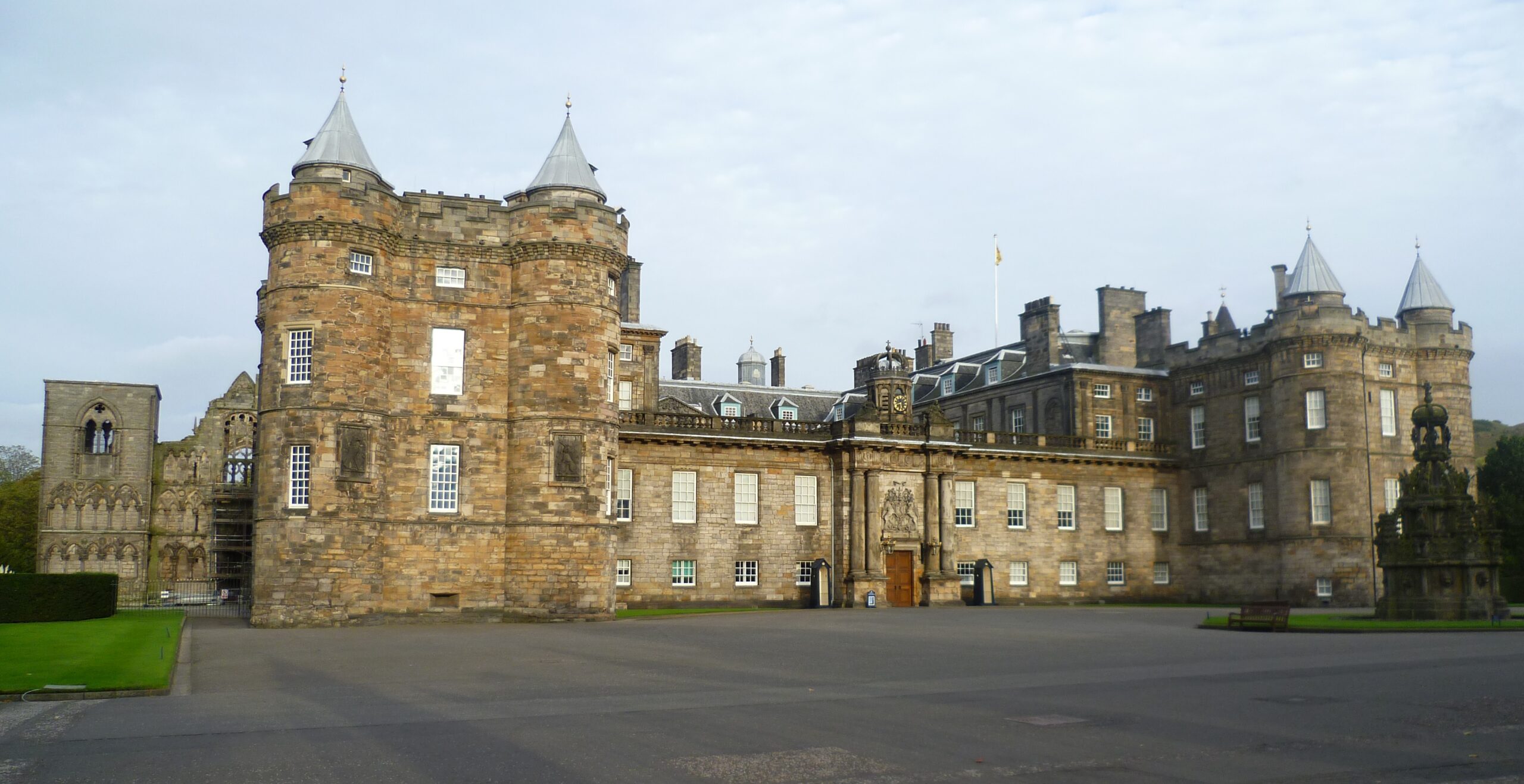 Palace of Holyroodhouse Edinburgh at the Royal Mile
