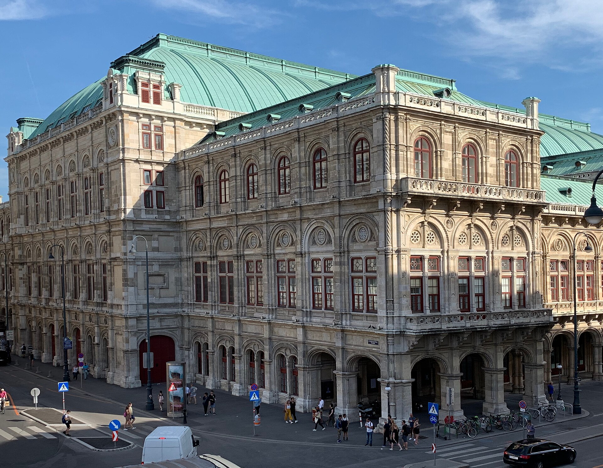 Vienna State Opera house on the Ringstrasse