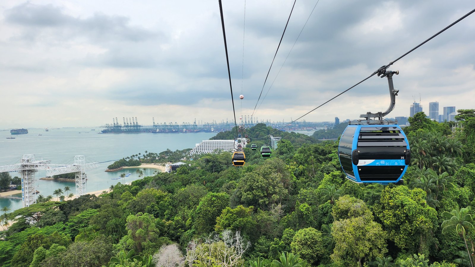 Singapore Cable Car cabins travelling to Sentosa Island