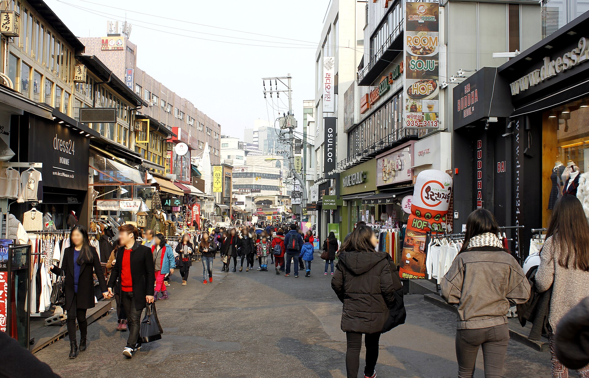 Hongdae street scene in Seoul