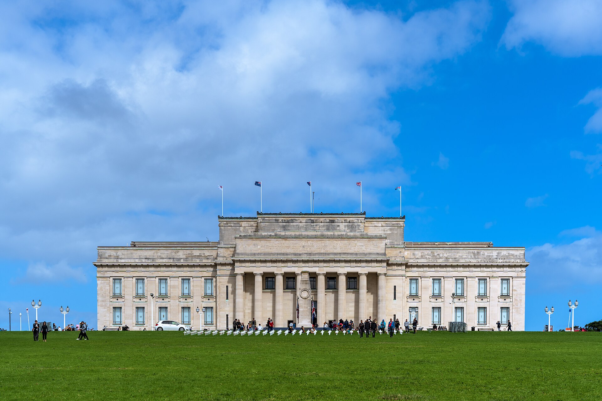 The neoclassical front facade of the Auckland War Memorial Museum in the Auckland Domain