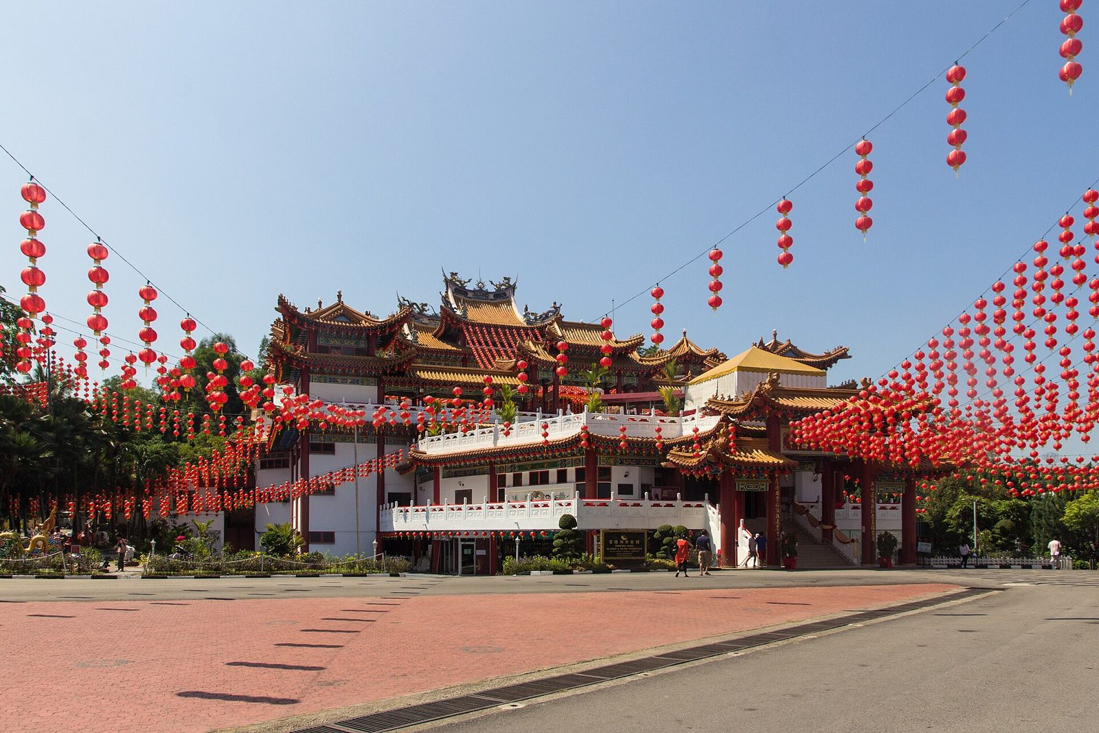 Thean Hou Temple in Kuala Lumpur with red lanterns and ornate roof