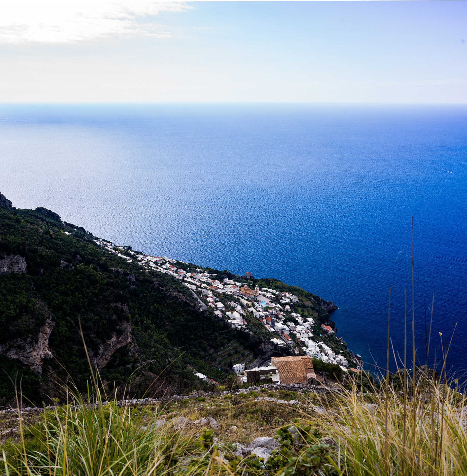 Amalfi Coast itinerary: the Path of the Gods hiking trail above the coast