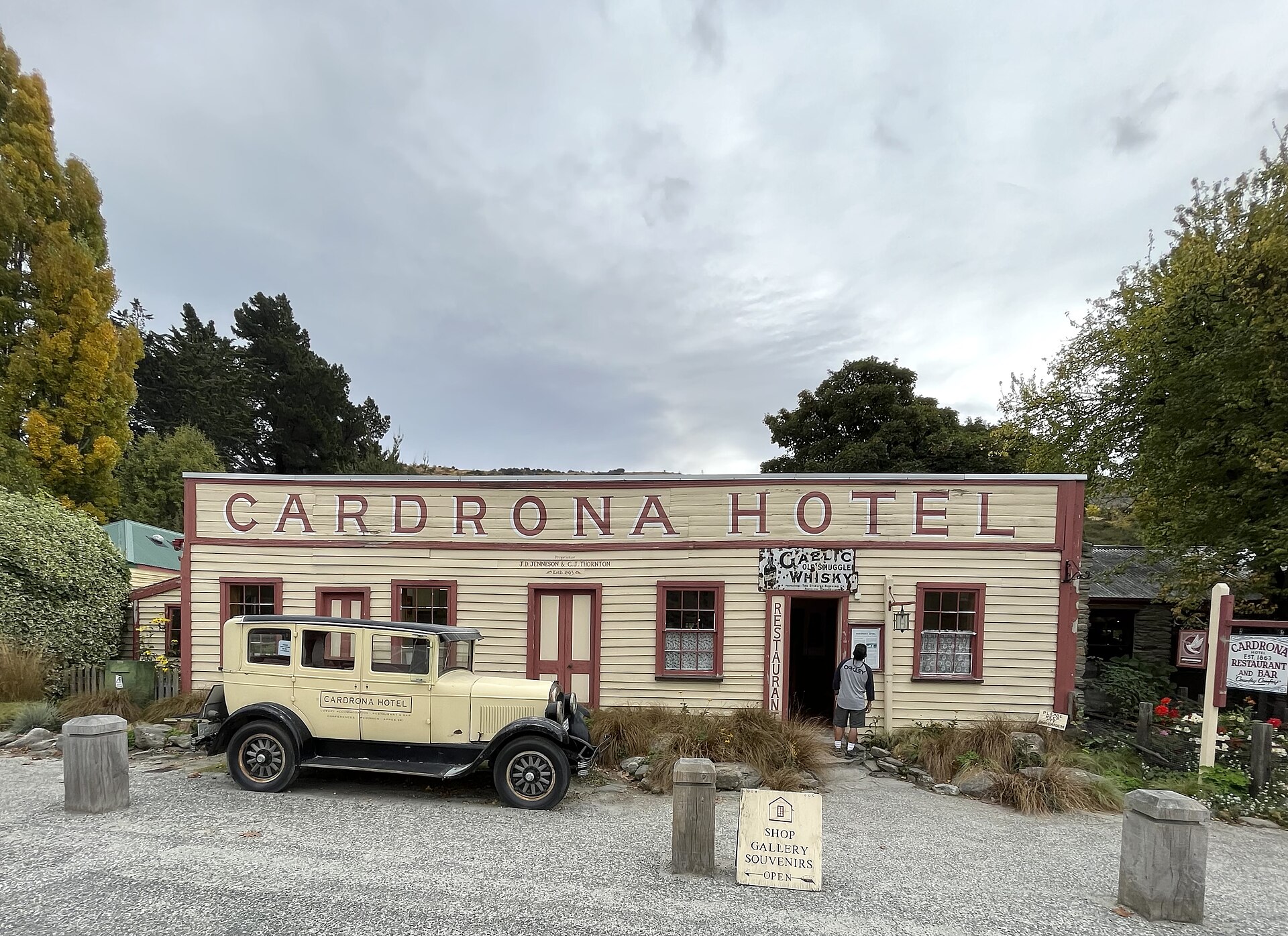 Historic Cardrona Hotel in autumn on the Crown Range road