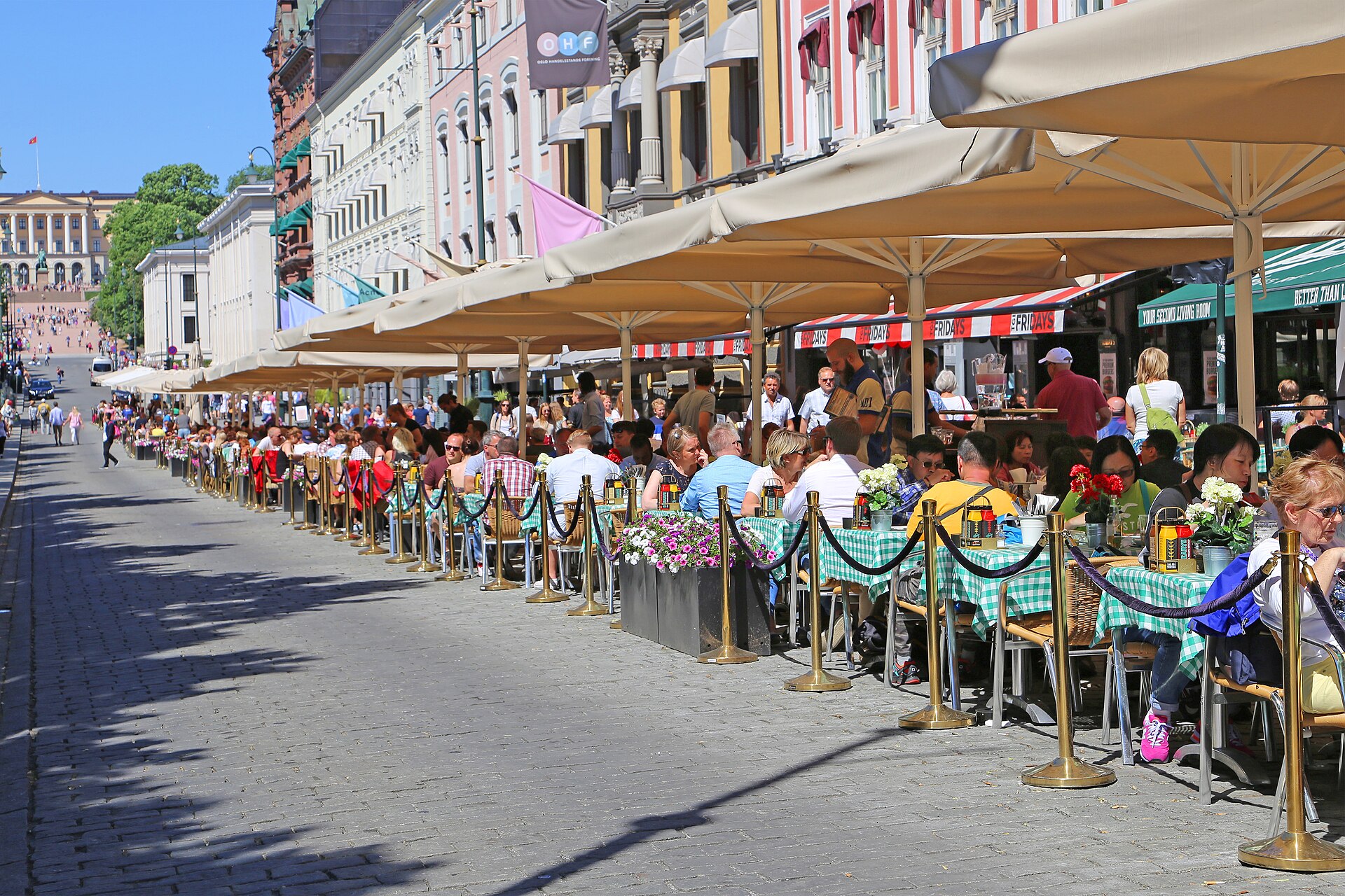 Karl Johans gate, Oslo's main boulevard in Sentrum, with the Royal Palace beyond