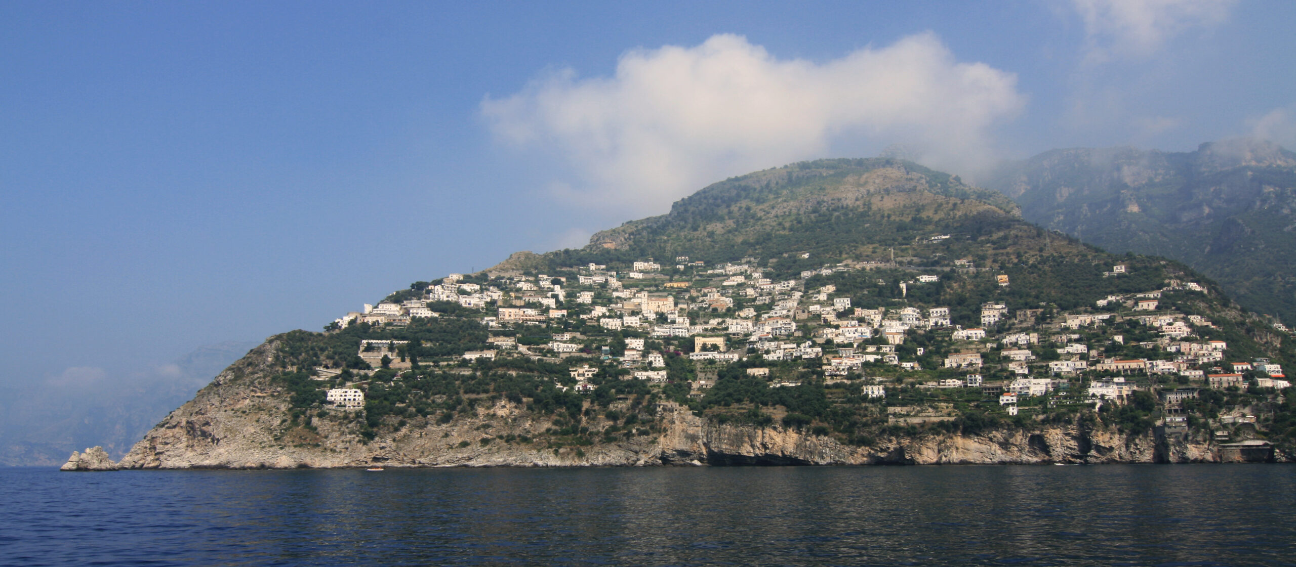 Where to stay on the Amalfi Coast: the village of Praiano between Positano and Amalfi