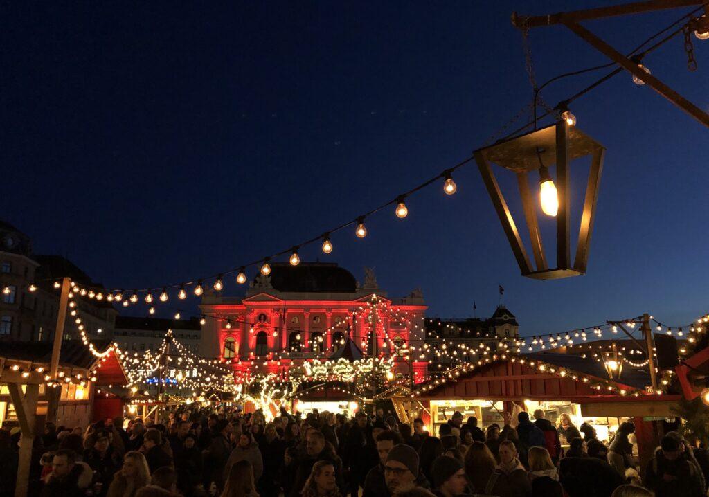 Zurich Christmas market (Wienachtsdorf) at Sechseläutenplatz at night